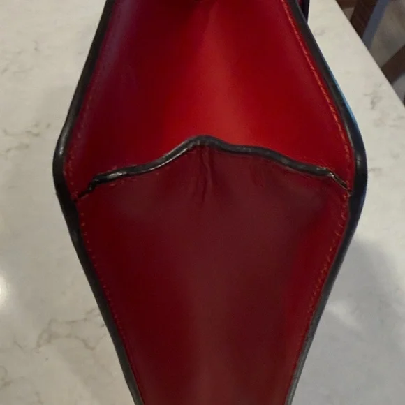 ***SOLD*** GUCCI Calfskin Small Sylvie Shoulder Bag w\COA - Picture 5 of 16